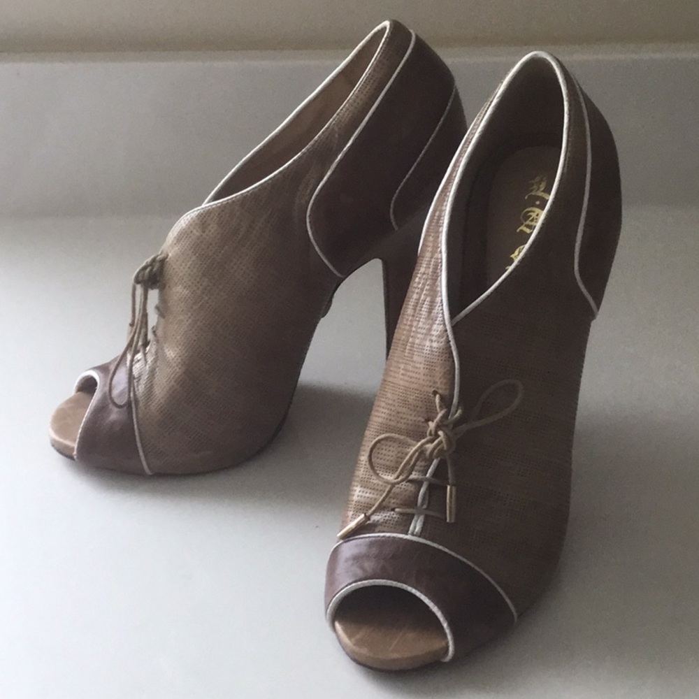 L.A.M.B. peep toe oxford 5 1/2 inch heels SZ 8 1/2